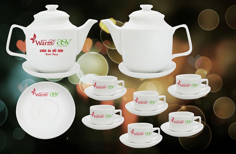 Bộ ấm chén Bát Tràng làm quà tặng hội nghị, doanh nghiệp và công nhân viên Bộ ấm chén Bát Tràng làm quà tặng hội nghị, doanh nghiệp và công nhân viên